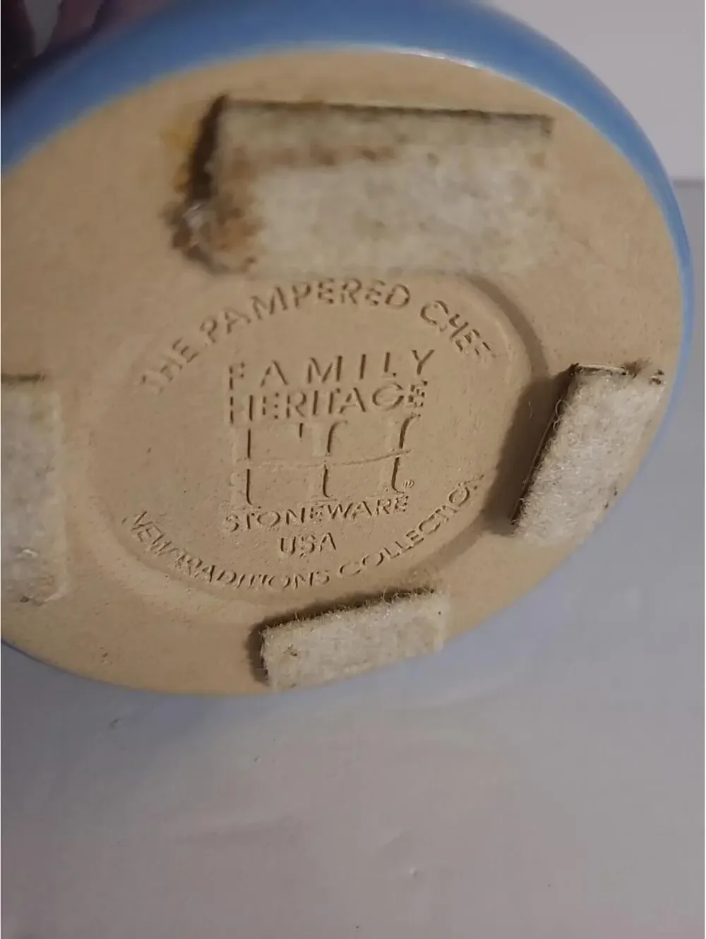 Pampered Chef Family Heritage Stoneware Utensil Holder Bread Crock Lt. Blue